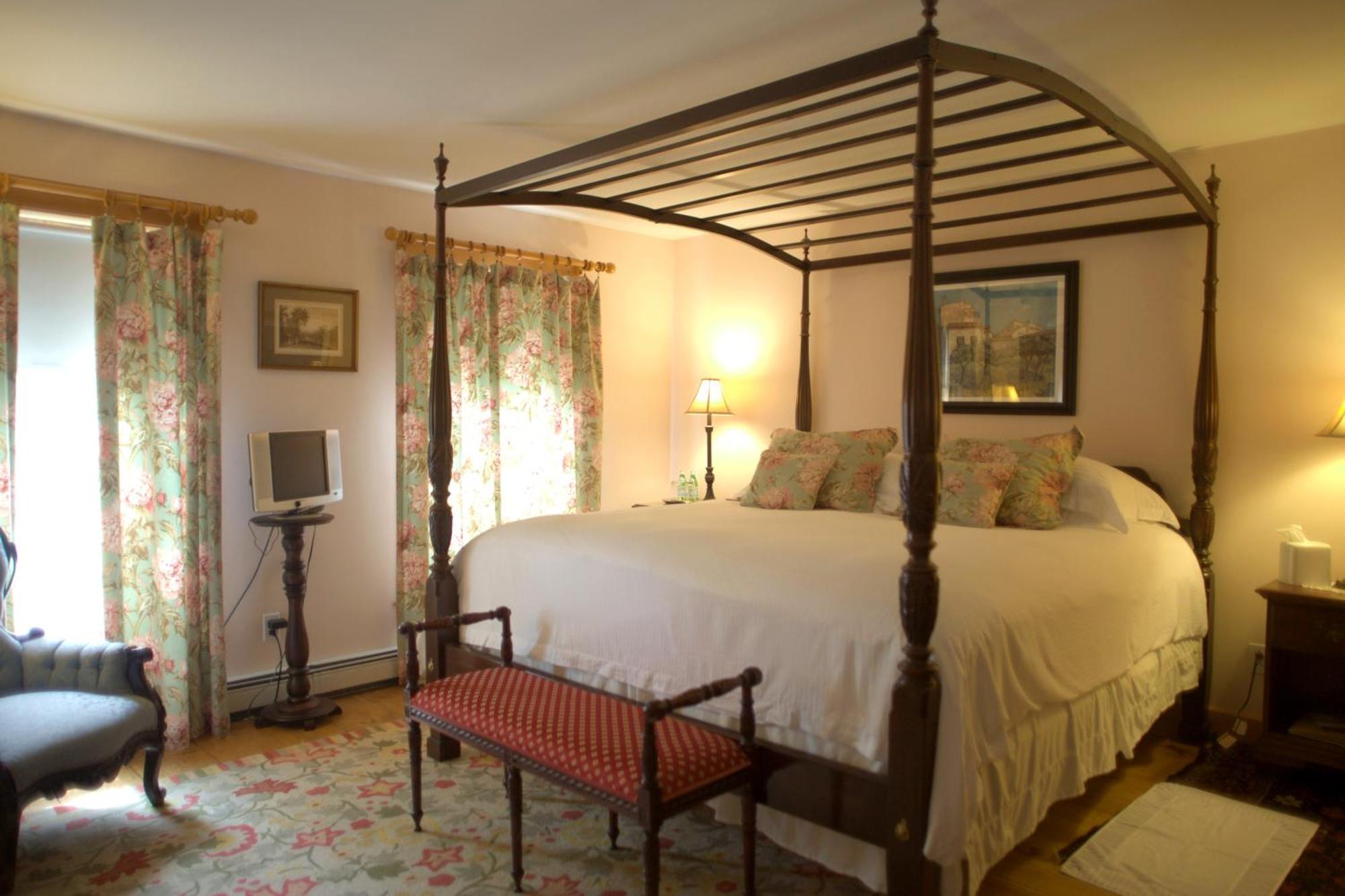 Highland Lake Inn Andover Exterior foto
